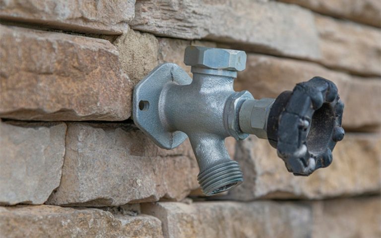 6 Different Types of Outdoor Water Spigots (Pros & Cons)